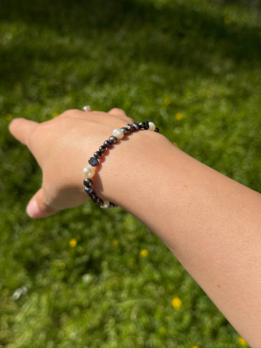 Black and White Pearl Bracelet