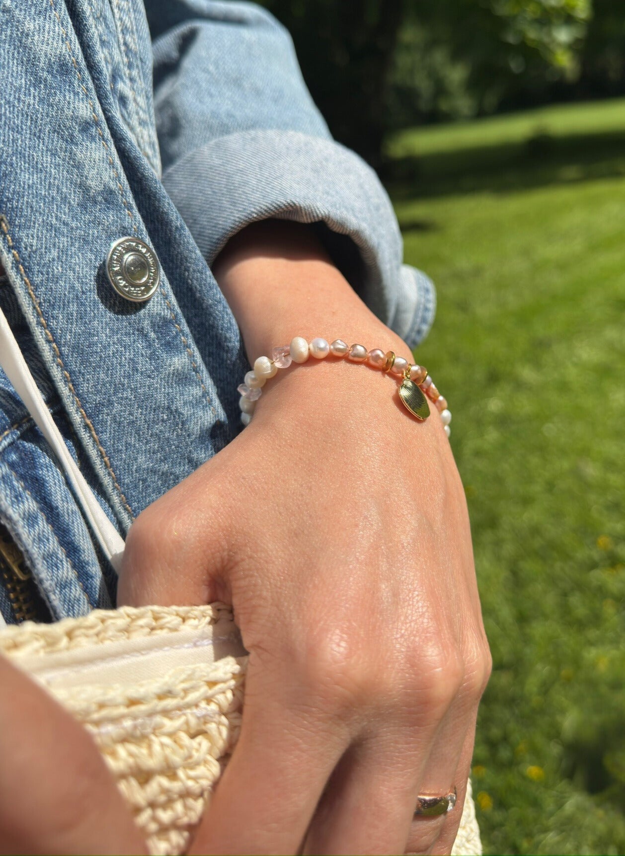 Pearlys' Seashell Bracelet